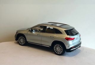Maqueta Mercedes GLA MKII Z Models escala 1:18