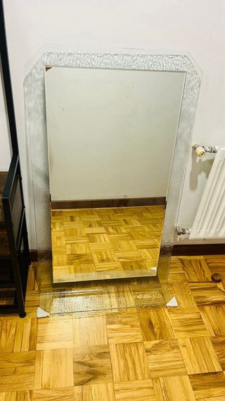 Espejo con repisa de cristal