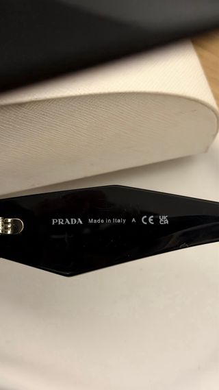 Gafas de sol Prada negras