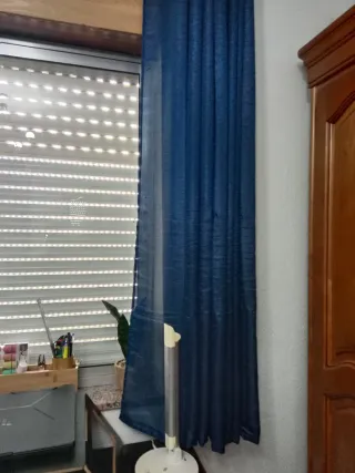 Cortinas cortas azules de tela