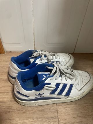 Zapatillas Adidas Forum Blancas y Azules