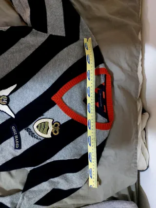 Maglione Tommy Hilfiger righe con patch gigi hadid