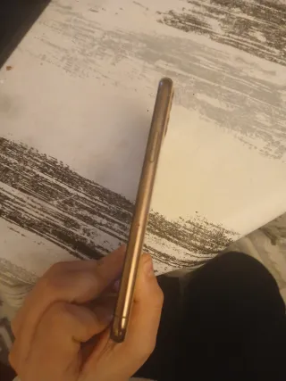 iPhone 11 Pro + 9 carcasas de regalo,IOS 26.2