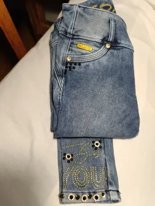 Chaqueta Talla M. Vaquero talla S.