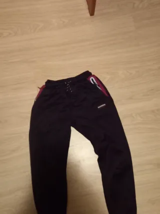 Conjunto chándal McKenzie rojo y negro