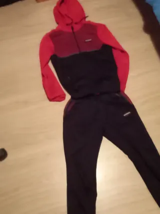 Conjunto chándal McKenzie rojo y negro