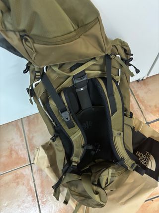 Mochila Montaña The North Face 65L