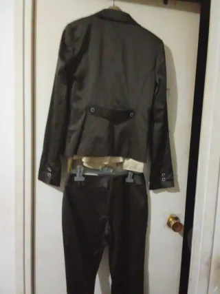 Conjunto pantalón, camisa y chaqueta