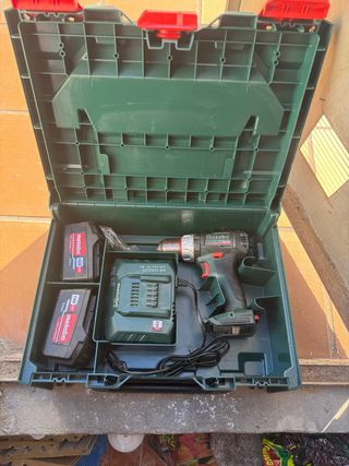 TALADRO ATORNILLADOR PERCUTOR METABO SB 18 LT BL