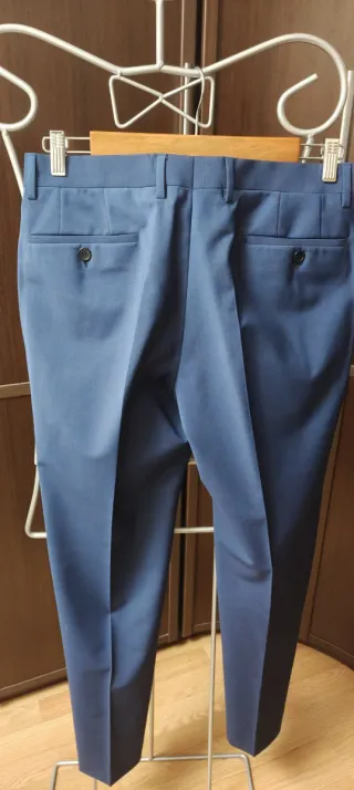 Traje ETIEM Azul Talla 48 chaqueta y 40 pantaló