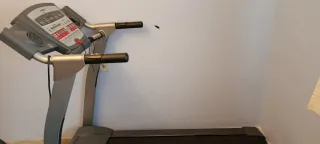 Cinta de Correr BH con Elevaciones y Velocidades