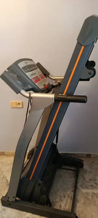 Cinta de Correr BH con Elevaciones y Velocidades