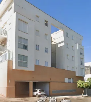 Alquilo plaza de garaje