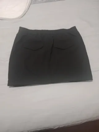 Falda negra cargo