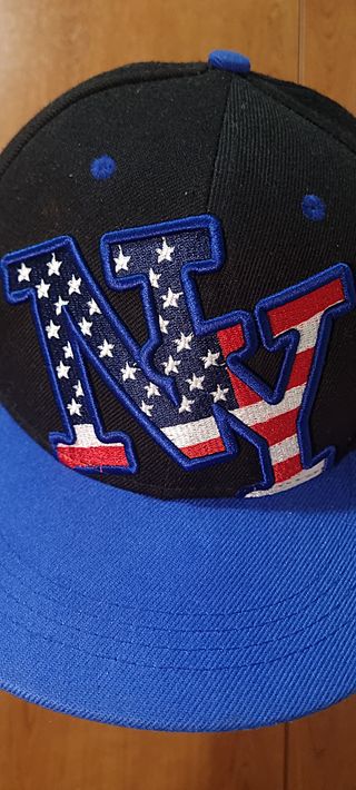 Gorra New York original broche strapback.