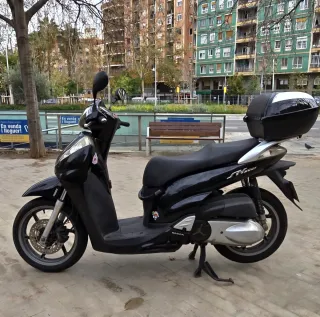 Honda SH 300i Scooter 2009