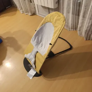 Hamaca BabyBjörn amarilla y gris