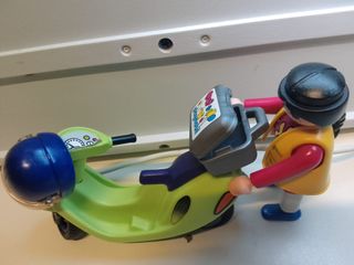 Playmobil scooter set moto con figura y maletín