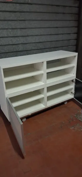 Mobiletto BESTA Ikea bianco con vetro sopra