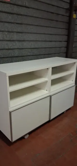 Mobiletto BESTA Ikea bianco con vetro sopra