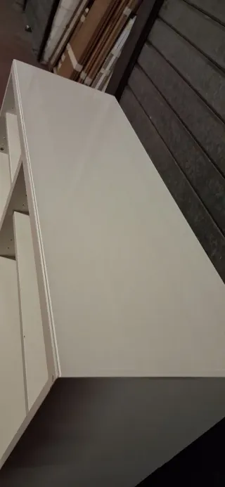 Mobiletto BESTA Ikea bianco con vetro sopra