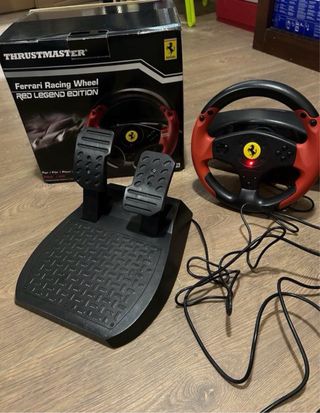 PlayStation 3 con volante y micrófonos