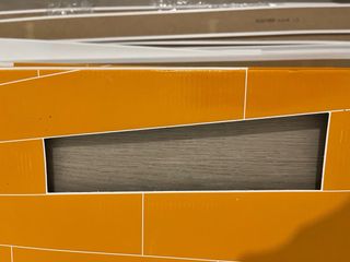 Tarima vinílica SPC y Rodapié blanco 20m