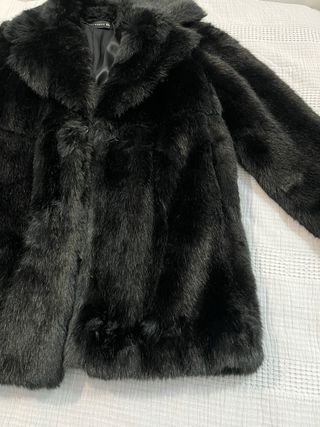 Chaquetón Zara efecto piel negro S