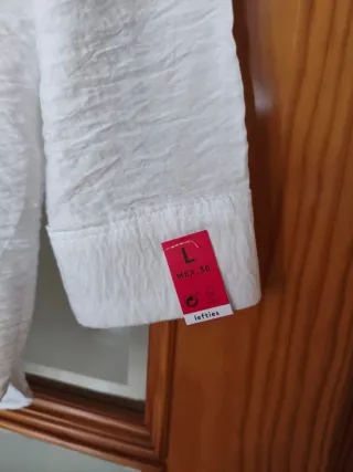 Camisa blanca marca Lefties, totalmente nueva.