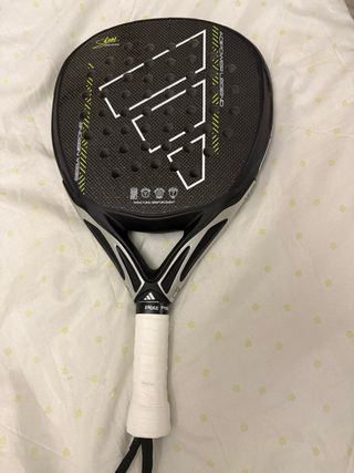 Pala de pádel Adidas