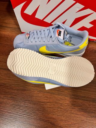 Zapatillas Nike Cortez Talla 38 Azul y Amarillo