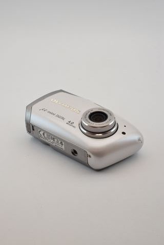 Cámara Olympus mju Mini Digital 4MP en caja