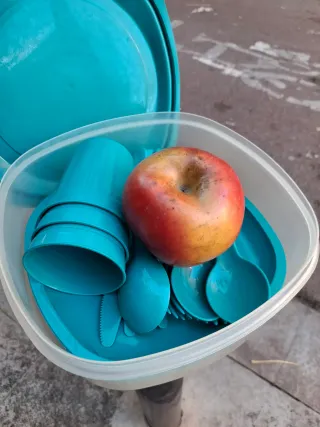 Juego de picnic azul: platos, vasos y cubiertos