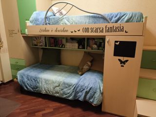 Cameretta a ponte due letti con scala