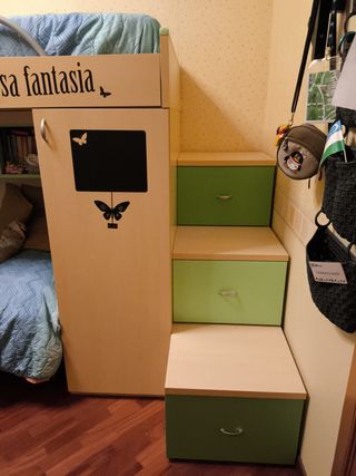 Cameretta a ponte due letti con scala