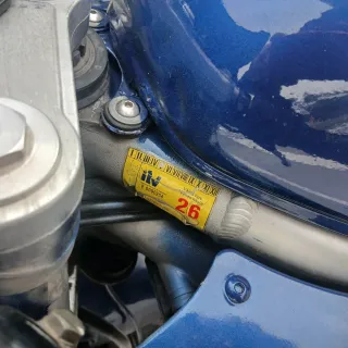 Suzuki SV650 S Azul y Plata