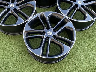 Llantas Originales Renault / Nissan 18" Impolutas