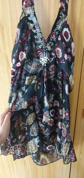 Blusa boho con bordado y abalorios espalda al aire