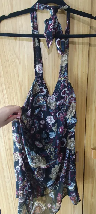 Blusa boho con bordado y abalorios espalda al aire