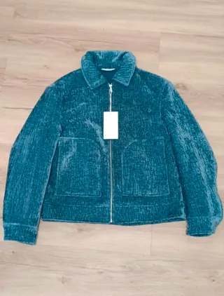 Cazadora flocado relieve en talla S Zara viral