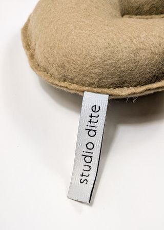 2 Cuscini Studio Ditte Scoiattolo Coniglio Feltro