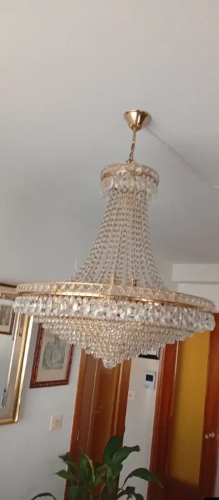 Lámpara de cristal dorada