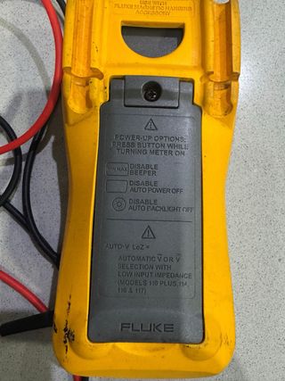 Multímetro Fluke 114 True RMS Profesional