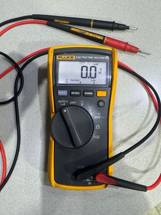 Multímetro Fluke 114 True RMS Profesional