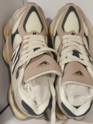 Zapatillas New Balance Beige y Azul