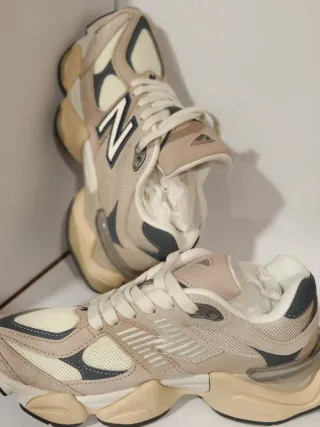 Zapatillas New Balance Beige y Azul