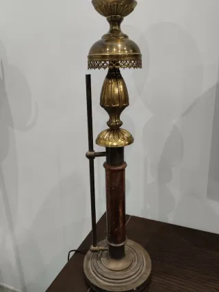 Lámpara de mesa antigua