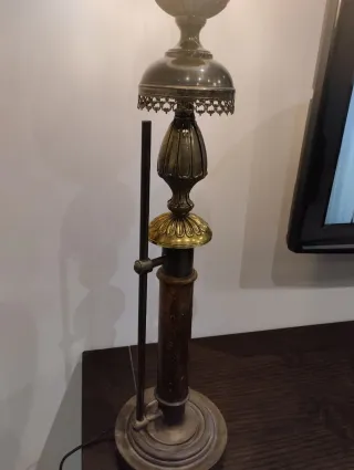 Lámpara de mesa antigua