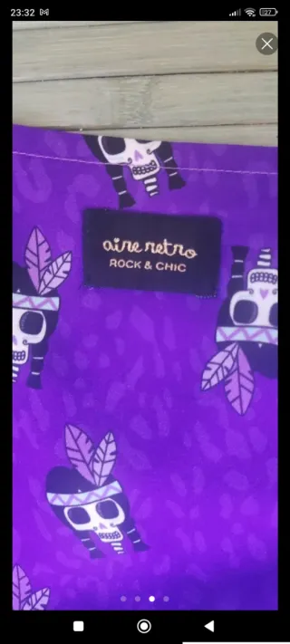 Falda morada T-S con estampado de calaveras