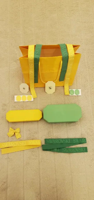 Confezione regalo Swarovski verde e gialla